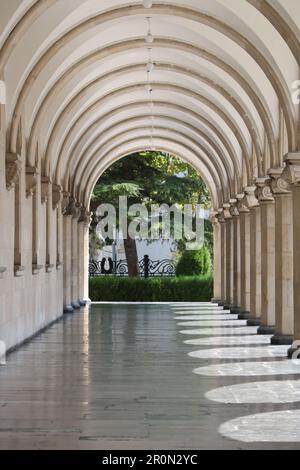 Colonnato al museo Joseph Stalin di Gori, Georgia Foto Stock