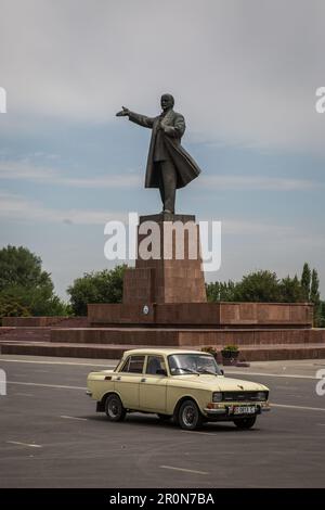 Statua di Lenin in OSH, Kirghizistan, Asia Foto Stock