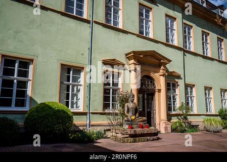 Völkerkundemuseum, un museo etnografico specializzato in arte e oggetti etnografici provenienti da Asia, Africa e Oceania, Heidelberg, Germania Foto Stock