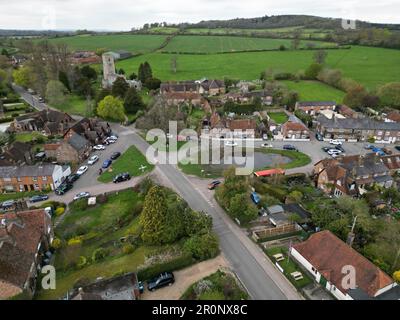 Vista aerea del drone Aldbury Village Centre Hertfordshire Foto Stock