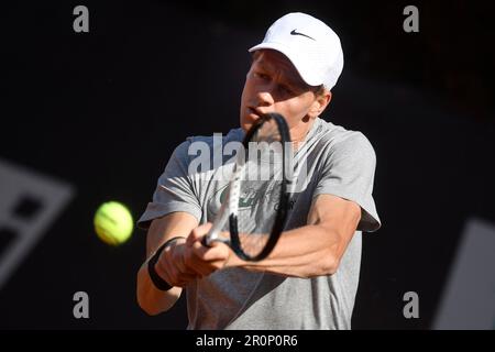 Roma, Italia. 09th maggio, 2023. Jannik Sinner of Italy si sta allenando durante il torneo di tennis Internazionale BNL d'Italia al Foro Italico di Roma il 9th maggio 2023. Credit: Insidefoto di andrea staccioli/Alamy Live News Foto Stock