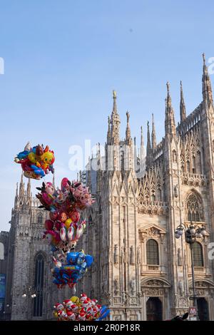 Palloncini in Duomo (foto lettori)