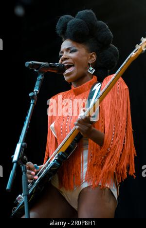 Shingai Shoniwa - Noisettes, V2009, Hylands Park, Chelmsford, Essex, Regno Unito - 22 agosto 2009 Foto Stock