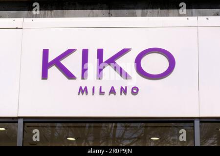 Kiko Milano segno negozio, rivenditore di cosmetici e prodotti di bellezza, Princes Street, Edimburgo Scozia Foto Stock