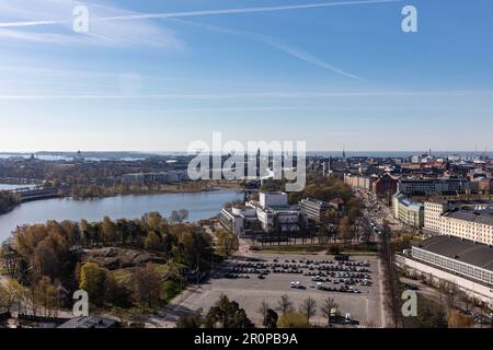 Vista aerea di Helsinki, Finlandia. Opera nazionale finlandese e edificio del balletto in primo piano. Foto Stock