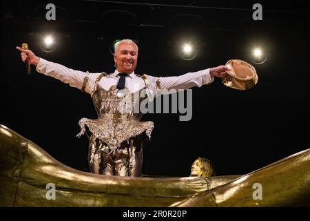 Amsterdam, Paesi Bassi. 09th maggio, 2023. AMSTERDAM - il cantante e cantautore britannico Sam Smith durante una performance nello Ziggo Dome come parte del suo nuovo album Gloria. ANP PAUL BERGEN netherlands out - belgium out Credit: ANP/Alamy Live News Foto Stock