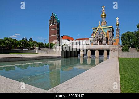 Mathildenhoehe con la Torre per matrimoni, 1906, edificio espositivo, 1908, Cappella russa, 1897, Fontana, 1914 e Plane Tree Grove, Darmstadt, Assia Foto Stock