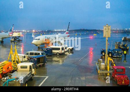 Nuovo terminal B presso l'aeroporto di Laguardia a Queens New York City Foto Stock