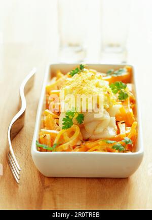 Filetto di ippoglosso e carota cremata Foto Stock