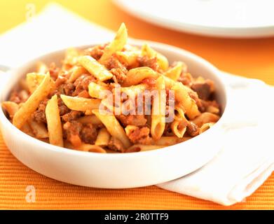 macarroni con salsa bolognese Foto Stock