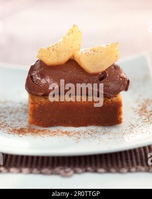 pan di zenzero con mousse al cioccolato e pere Foto Stock