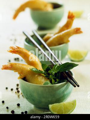 Frittelle di gamberetti con basilico Foto Stock