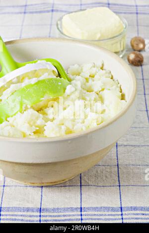 La preparazione di purè di patate Foto Stock