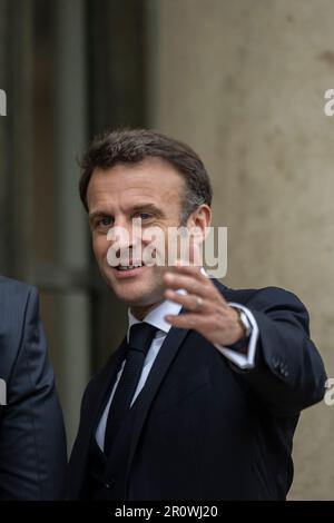 Parigi, Francia. 10th maggio, 2023. Il presidente francese Emmanuel Macron al palazzo Elysee a Parigi, il 9 maggio 2023. Foto di Eliot Blondet/ABACAPRESS.COM Credit: Abaca Press/Alamy Live News Foto Stock