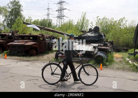 Non esclusiva: KHARKIV, UCRAINA - 09 MAGGIO 2023 - frammenti di attrezzature militari russe distrutte dalle forze armate ucraine durante la difesa di Foto Stock