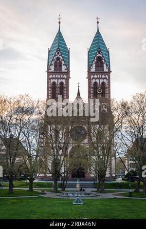 Kirche Herz Jesu, Chiesa del Sacro cuore di Gesù, costruito in stile romanico Revival, Friburgo in Breisgau, Baden-Württemberg, Germania Foto Stock