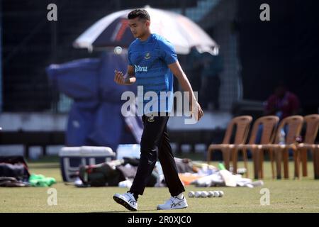 Tashkin Ahmed, il cricket del Bangladesh durante la nazionale di cricket del Bangladesh, partecipa a una sessione di pratica in vista del terzo ODI contro l'India a Zah Foto Stock