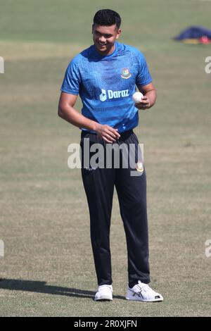 Tashkin Ahmed, il cricket del Bangladesh durante la nazionale di cricket del Bangladesh, partecipa a una sessione di pratica in vista del terzo ODI contro l'India a Zah Foto Stock