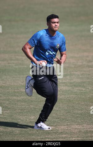 Tashkin Ahmed, il cricket del Bangladesh durante la nazionale di cricket del Bangladesh, partecipa a una sessione di pratica in vista del terzo ODI contro l'India a Zah Foto Stock