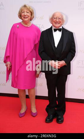 Il Presidente d'Irlanda Michael D Higgins e sua moglie Sabina arrivano alla cerimonia di premiazione dell'Irish Film and Television Academy (IFTA) del 20th al Dublin Royal Convention Centre. Data immagine: Domenica 7 maggio 2023. Guarda la storia di PA SHOWBIZ IFTA. Il credito fotografico dovrebbe essere: Damien Eagers/PA Wire Foto Stock