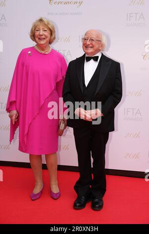 Il Presidente d'Irlanda Michael D Higgins e sua moglie Sabina arrivano alla cerimonia di premiazione dell'Irish Film and Television Academy (IFTA) del 20th al Dublin Royal Convention Centre. Data immagine: Domenica 7 maggio 2023. Guarda la storia di PA SHOWBIZ IFTA. Il credito fotografico dovrebbe essere: Damien Eagers/PA Wire Foto Stock