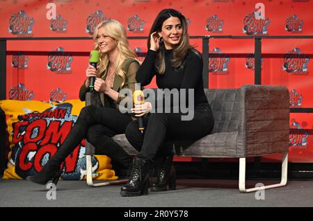 Katherine McNamara und Emeraude Toubia auf der German Comic con edizione primaverile in der Messe Dortmund. Dortmund, 06.05.2023 Foto Stock