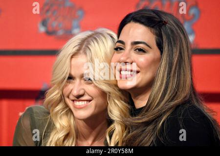 Katherine McNamara und Emeraude Toubia auf der German Comic con edizione primaverile in der Messe Dortmund. Dortmund, 06.05.2023 Foto Stock