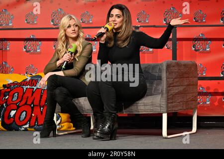 Katherine McNamara und Emeraude Toubia auf der German Comic con edizione primaverile in der Messe Dortmund. Dortmund, 06.05.2023 Foto Stock