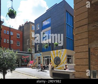 Stanfords, il famoso negozio di mappe di Londra. Nuovo hotel di Mercer, a pochi passi da Long Acre a Covent Garden. Foto Stock