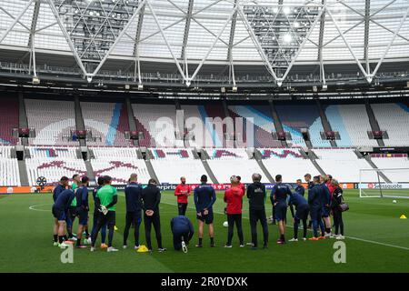 LONDRA - 10/05/2023, AZ giocatori durante la sessione di allenamento in vista della semifinale della Conference League contro il West Ham United al London Stadium il 10 maggio 2023 a Londra, Inghilterra. ANP ED VAN DE POL Foto Stock