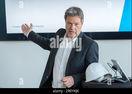 Kiel, Deutschland, 2023 Porträt des Bundes Wirtschaftsministerers Dr. Robert Habeck in Kiel bei einer Veranstaltung Foto Stock