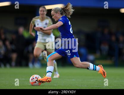 Erin Cuthbert di Chelsea sulla strada per segnare il secondo goal del loro lato del gioco durante la partita della Super League delle donne di Barclays a Kingsmeadow, Kingston upon Thames. Data immagine: Mercoledì 10 maggio 2023. Foto Stock