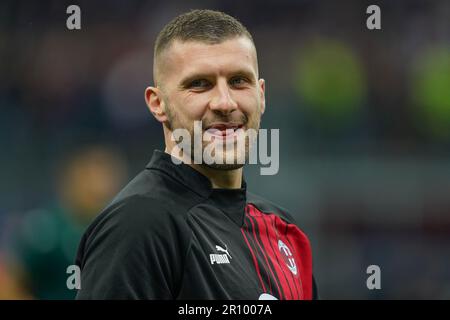 Milano, Italia. 10th maggio, 2023. L'ante Rebic dell'AC Milan si scalda prima della semifinale di UEFA Champions League tra l'AC Milan e il FC Internazionale allo Stadio Giuseppe Meazza, Milano, Italia, il 10 maggio 2023. Credit: Giuseppe Maffia/Alamy Live News Foto Stock