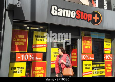 Limerick City, Irlanda. 9th maggio, 2023. Il rivenditore di videogiochi GameStop ha annunciato la chiusura di tutti i suoi negozi irlandesi. Credit: Karlis Dzjamko/ Alamy Live News Foto Stock