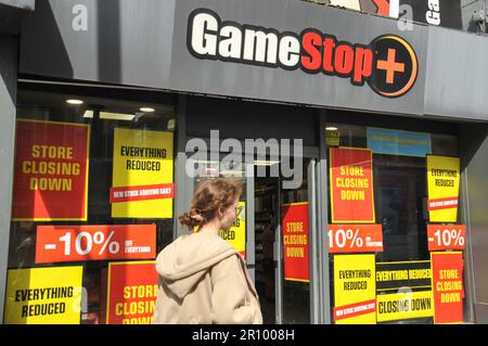 Limerick City, Irlanda. 9th maggio, 2023. Il rivenditore di videogiochi GameStop ha annunciato la chiusura di tutti i suoi negozi irlandesi. Credit: Karlis Dzjamko/ Alamy Live News Foto Stock