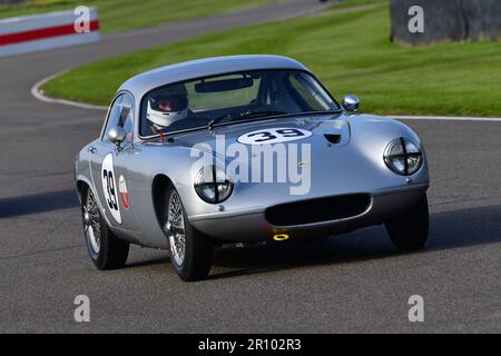 David Alexander, Lotus Elite, Moss Trophy, un singolo pilota, una gara di venti minuti per prototipi in cabina chiusa e vetture GT che seguono il tono del RAC Foto Stock