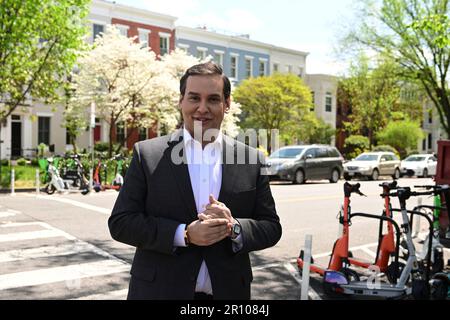 Washington, Stato di Vereinigte. 17th Apr, 2023. Il Rappresentante degli Stati Uniti George Santos (Repubblicano di New York) annuncia di correre per la rielezione al suo seggio nella Camera degli Stati Uniti per rappresentare il popolo del terzo Distretto del Congresso di New York a Capitol Hill a Washington, DC lunedì 17 aprile 2023. Credito: Ron Sachs/CNP (RESTRIZIONE: NO New York o New Jersey Quotidiani o giornali entro un raggio di 75 miglia da New York City) credito: dpa/Alamy Live News Foto Stock