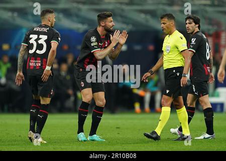 Milano, Italia. 13th Jan, 2019. Olivier Giroud dell'AC Milan durante la semifinale di UEFA Champions League tra AC Milan e FC Internazionale allo Stadio Giuseppe Meazza, Milano, Italia, il 10 maggio 2023. Credit: Giuseppe Maffia/Alamy Live News Foto Stock