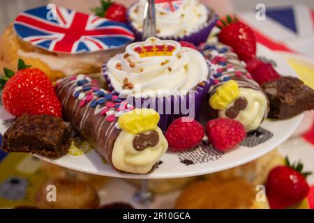 Foto di Re incoronazione tradizionale tè pomeridiano britannico Foto Stock