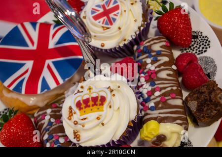 Foto di Re incoronazione tradizionale tè pomeridiano britannico Foto Stock