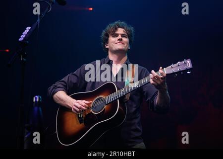 BARCELLONA - MAR 30: Vance Joy (indie pop music band australiana) si esibisce sul palco al Razzmatazz il 30 marzo 2023 a Barcellona, Spagna. Foto Stock