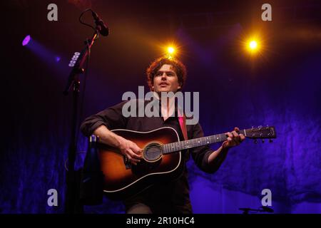 BARCELLONA - MAR 30: Vance Joy (indie pop music band australiana) si esibisce sul palco al Razzmatazz il 30 marzo 2023 a Barcellona, Spagna. Foto Stock