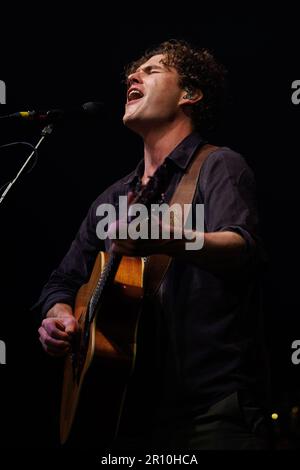 BARCELLONA - MAR 30: Vance Joy (indie pop music band australiana) si esibisce sul palco al Razzmatazz il 30 marzo 2023 a Barcellona, Spagna. Foto Stock