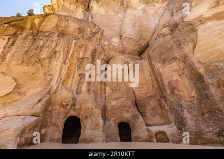 Abitazioni nelle caverne, piccola Petra, Jordan Foto Stock