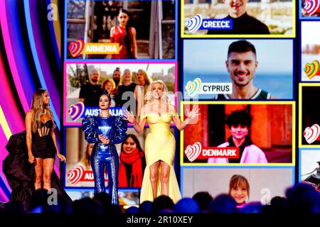 10 maggio 2023, Liverpool, Merseyside, Regno Unito: Inghilterra: I presentatori Alesha Dixon, Julia Sanina Hannah Waddingham al Concorso di canzoni Eurovision 2023 presentando la semifinale due alla Liverpool Arena. L'Eurovision Song Contest 2023 si svolge a Liverpool, dopo che l'Ucraina, vincitrice del concorso 2022 con la canzone 'Stefania' di K. Orchestra, non è stata in grado di soddisfare le richieste di ospitare l'evento a causa di preoccupazioni di sicurezza causate dall'invasione russa (Credit Image: © Andy von PIP/ZUMA Press Wire) SOLO PER USO EDITORIALE! Non per USO commerciale! Foto Stock