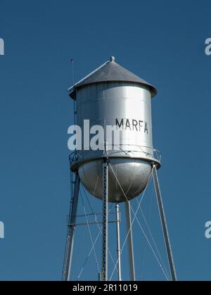 Marfa Water Tower nel Texas occidentale Foto Stock