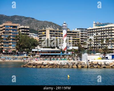 MARBELLA, ANDALUCIA/SPAGNA - 4 MAGGIO : Vista del porto turistico di Marbella Spagna il 4 maggio 2014. Persone non identificate Foto Stock