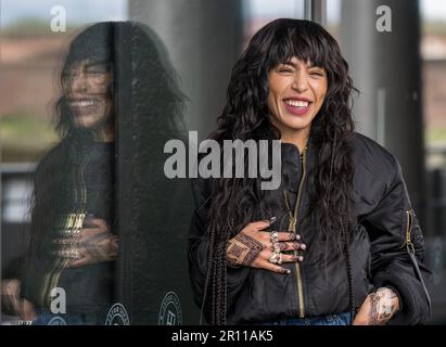 Liverpool, Regno Unito. 10th maggio, 2023. La cantante svedese Loreen durante un servizio fotografico per Deutsche Presse-Agentur nel suo albergo dove rimarrà durante il 67th Eurovision Song Contest (ESC) 2023. Credit: Peter Kneffel/dpa/Alamy Live News Foto Stock