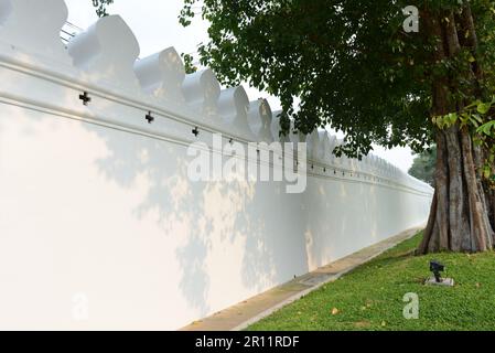 Il Mahakan Fort Park con le mura della città vecchia a Bangkok, Thailandia. Foto Stock