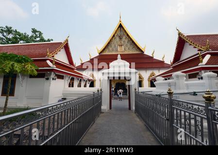 Wat Chana Songkram di fronte alla Khaosan Road a Bang Lamphu, Bangkok, Thailandia. Foto Stock